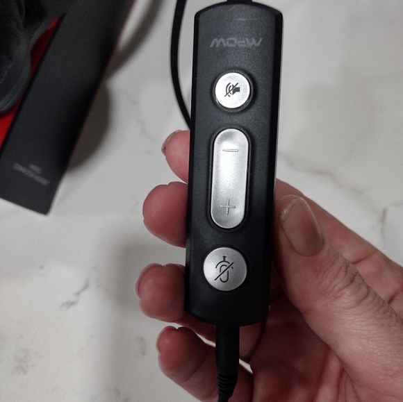 MPOW Wired Computer Headset - Picture 5 of 9